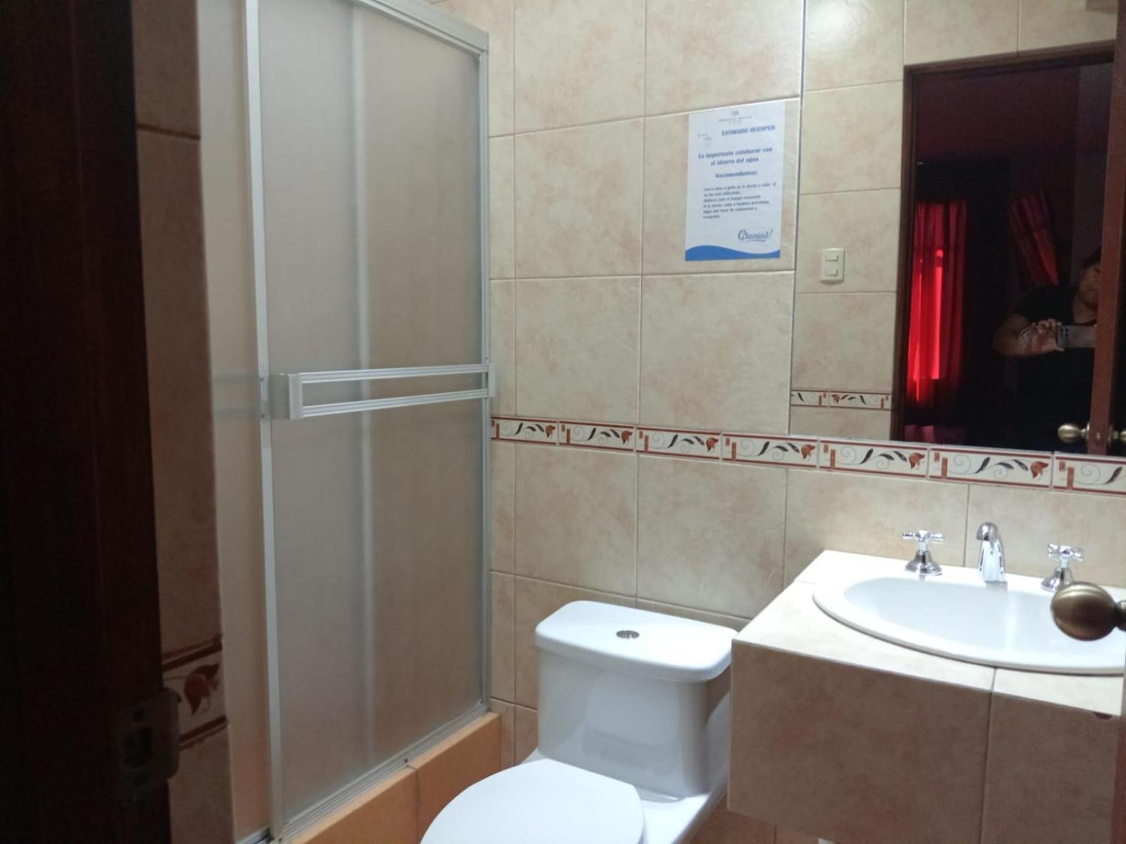 Hostal Bond Huaraz  Bagian luar foto